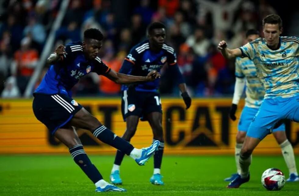 FC Cincinnati defender Yerson Mosquera (15) scores a goal in the second half of the MLS...