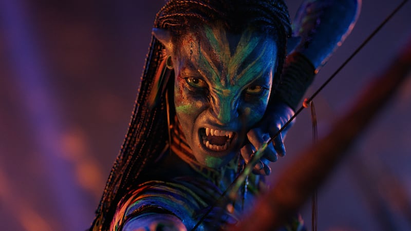 Zoe Saldaña as Neytiri in 20th Century Studios' AVATAR: FIRE AND ASH. Photo courtesy of 20th...