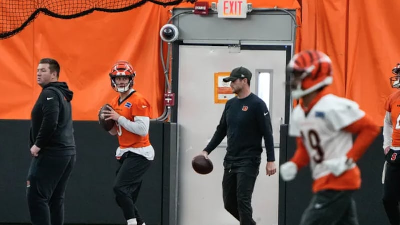 Bengals Joe Burrow (9) returns to practice on Monday, Nov. 10, 2025.