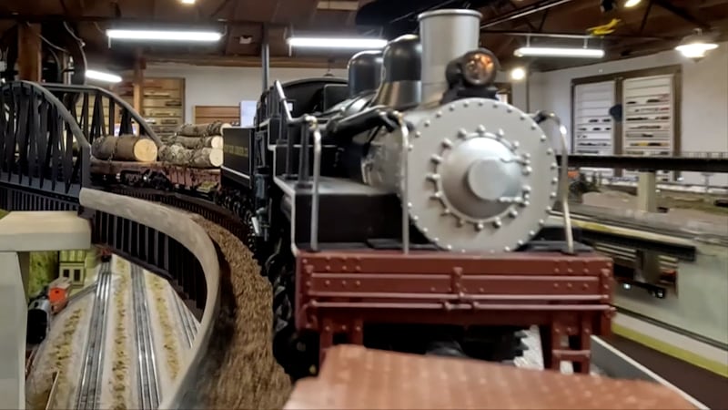 Model train enthusiasts keep the hobby alive